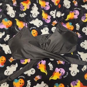 🌵NWOT Black Bikini Top